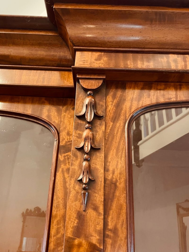 Outstanding Quality Large Antique Victorian Figured Mahogany Breakfront Bookcase - Image 8